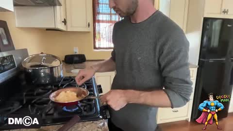 Snapshot of doodleman2077 chatting on 09.30.25 doodleman2077 online show from 09.30.25