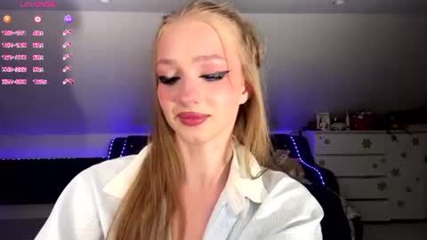 Snapshot of doreathagustave chatting on 07.17.26 Anika online show from 07.17.26