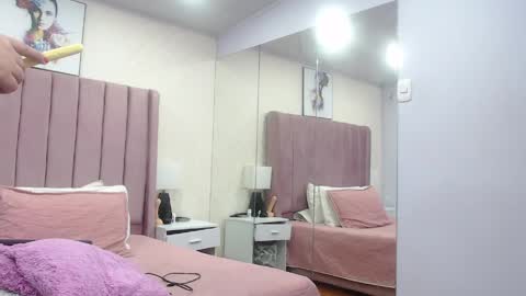 Anny online show from 04.06.26