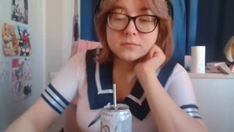 Snapshot of doriabodford chatting on 11.16.25 Lola online show from 11.16.25