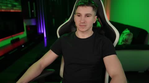 Dorian Reyes online show from 02.14.25