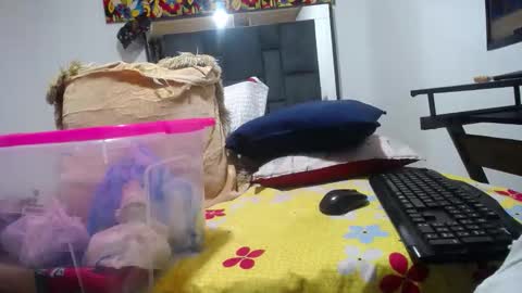 Snapshot of doriansquirt chatting on 10.04.25 DORIAN online show from 10.04.25