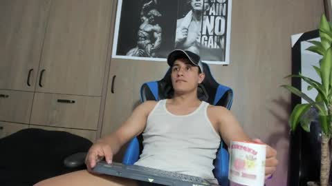 Snapshot of dorman_boy chatting on 05.26.26 dorman_boy online show from 05.26.26
