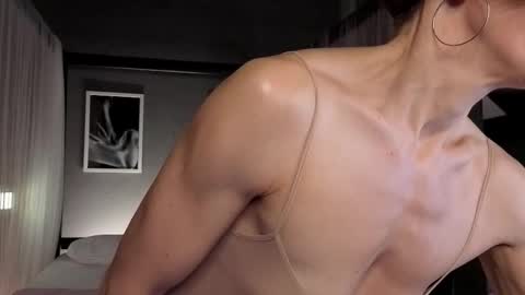 Snapshot of dorothy_meyer chatting on 10.18.25 Dorothy Next stream on Monday at 3am-9am online show from 10.18.25