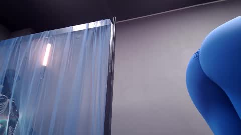 Snapshot of dorothy_meyer chatting on 10.24.25 Dorothy Next stream on Monday at 3am-9am online show from 10.24.25