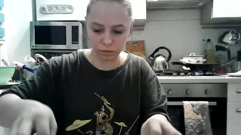 Dorrie Ann online show from 03.05.25