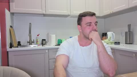 Snapshot of dosilasa chatting on 10.20.25 Sasha online show from 10.20.25