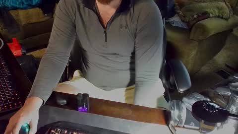 DotYourEyezez  online show from 02.18.26