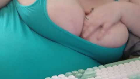 Snapshot of doublecherrybombxo chatting on 06.27.26 Cherri online show from 06.27.26