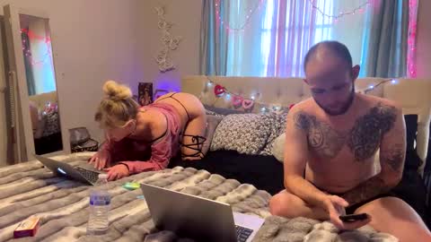 Snapshot of doublesuble chatting on 03.08.25 Chaz Roxy Rain online show from 03.08.25