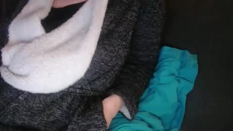 Snapshot of douce_elsa chatting on 12.11.24 Douce Elsa online show from 12.11.24