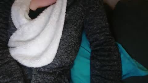 Snapshot of douce_elsa chatting on 12.14.24 Douce Elsa online show from 12.14.24