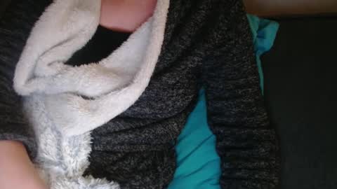 Snapshot of douce_elsa chatting on 12.17.24 Douce Elsa online show from 12.17.24