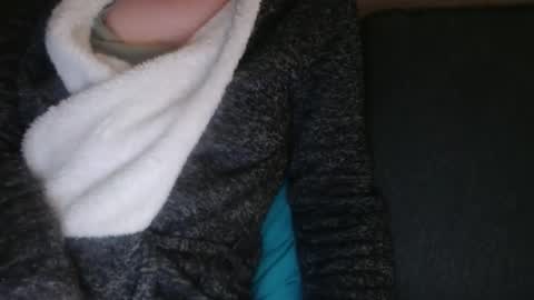 Snapshot of douce_elsa chatting on 12.22.24 Douce Elsa online show from 12.22.24