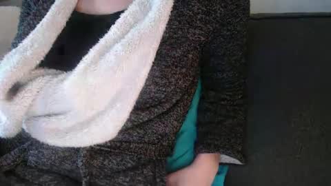 Snapshot of douce_elsa chatting on 12.25.24 Douce Elsa online show from 12.25.24