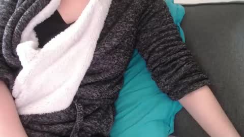 Snapshot of douce_elsa chatting on 12.27.24 Douce Elsa online show from 12.27.24