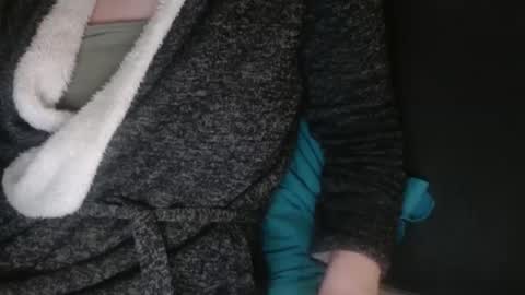 Snapshot of douce_elsa chatting on 12.30.24 Douce Elsa online show from 12.30.24