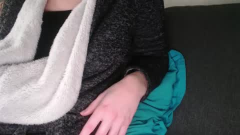 Snapshot of douce_elsa chatting on 01.11.25 Douce Elsa online show from 01.11.25