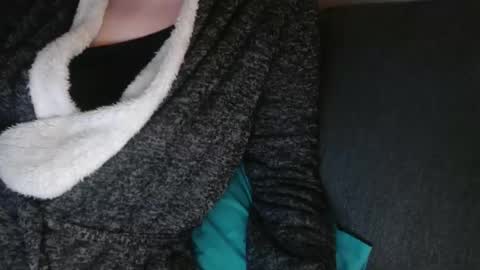 Snapshot of douce_elsa chatting on 01.13.25 Douce Elsa online show from 01.13.25