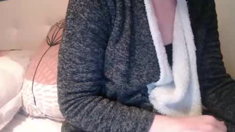 Snapshot of douce_elsa chatting on 01.26.25 Douce Elsa online show from 01.26.25