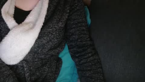 Snapshot of douce_elsa chatting on 01.31.25 Douce Elsa online show from 01.31.25