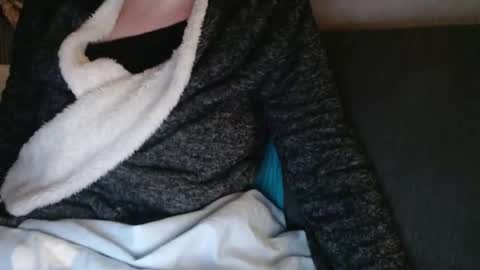 Snapshot of douce_elsa chatting on 02.10.25 Douce Elsa online show from 02.10.25