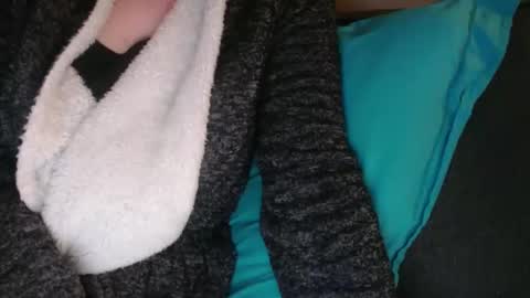 Snapshot of douce_elsa chatting on 02.15.25 Douce Elsa online show from 02.15.25