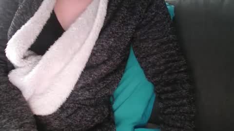 Snapshot of douce_elsa chatting on 02.23.25 Douce Elsa online show from 02.23.25
