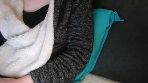 Snapshot of douce_elsa chatting on 02.24.25 Douce Elsa online show from 02.24.25