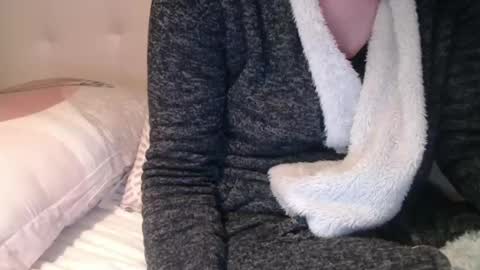 Snapshot of douce_elsa chatting on 03.09.25 Douce Elsa online show from 03.09.25