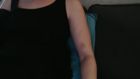 Snapshot of douce_elsa chatting on 09.15.25 Douce Elsa online show from 09.15.25