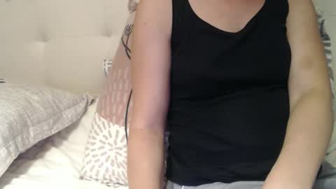 Snapshot of douce_elsa chatting on 09.16.25 Douce Elsa online show from 09.16.25