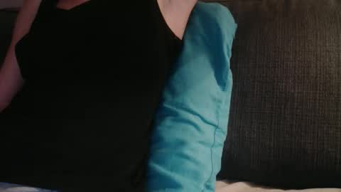 Snapshot of douce_elsa chatting on 09.22.25 Douce Elsa online show from 09.22.25