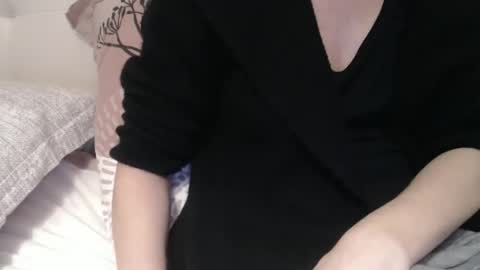 Snapshot of douce_elsa chatting on 09.26.25 Douce Elsa online show from 09.26.25