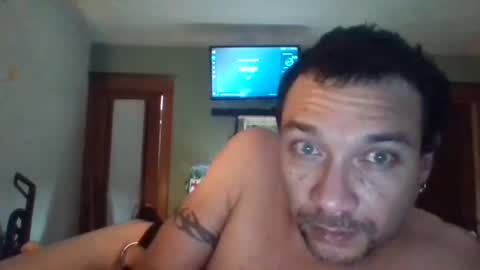 Snapshot of downtotrot chatting on 01.05.25 downtotrot online show from 01.05.25