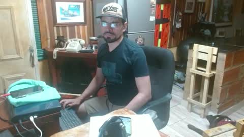 Snapshot of dr_simon84 chatting on 12.16.24 Dr Simon online show from 12.16.24