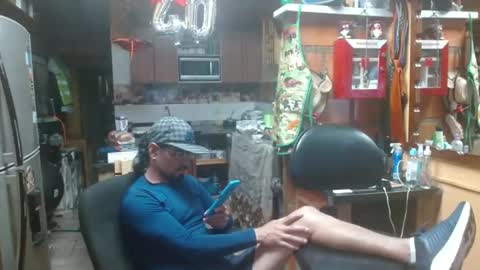 Snapshot of dr_simon84 chatting on 01.13.25 Dr Simon online show from 01.13.25