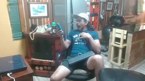 Snapshot of dr_simon84 chatting on 01.16.25 Dr Simon online show from 01.16.25