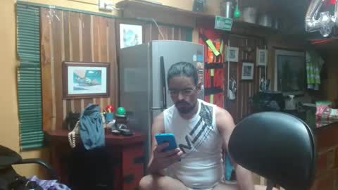 Snapshot of dr_simon84 chatting on 01.18.25 Dr Simon online show from 01.18.25