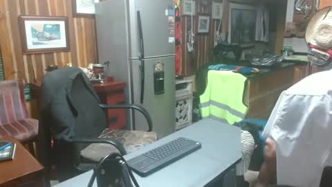 Snapshot of dr_simon84 chatting on 01.29.25 Dr Simon online show from 01.29.25