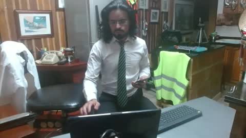 Snapshot of dr_simon84 chatting on 01.30.25 Dr Simon online show from 01.30.25