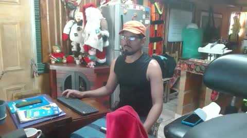 Snapshot of dr_simon84 chatting on 12.22.25 Dr Simon online show from 12.22.25