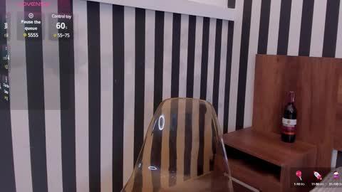 Snapshot of dracaryss_ chatting on 12.11.24 Lissa Or DRACARYSS your dragon Queen online show from 12.11.24