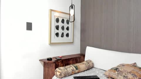 Snapshot of dracaryss_ chatting on 12.20.24 Lissa Or DRACARYSS your dragon Queen online show from 12.20.24