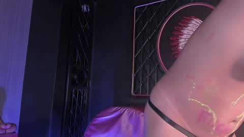 Snapshot of dracaryss_ chatting on 01.18.25 Lissa Or DRACARYSS your dragon Queen online show from 01.18.25