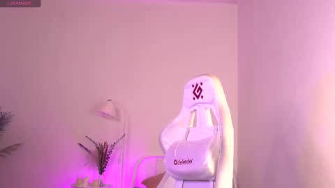 Snapshot of dragon_ink chatting on 10.14.25 Lisbeth Salander online show from 10.14.25