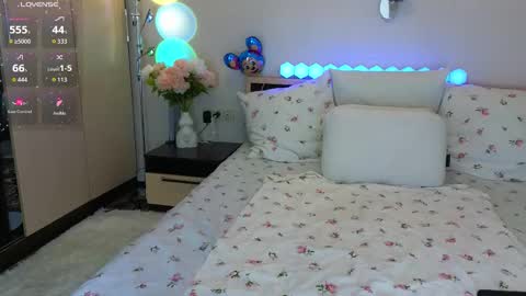 Snapshot of dragoncutey chatting on 10.20.25 Katya online show from 10.20.25