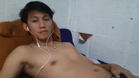 Snapshot of drain_me29 chatting on 10.25.25 drain_me29 online show from 10.25.25