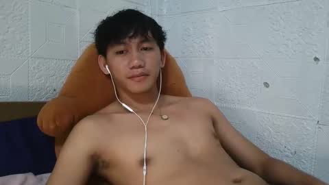 Snapshot of drain_me29 chatting on 10.26.25 drain_me29 online show from 10.26.25