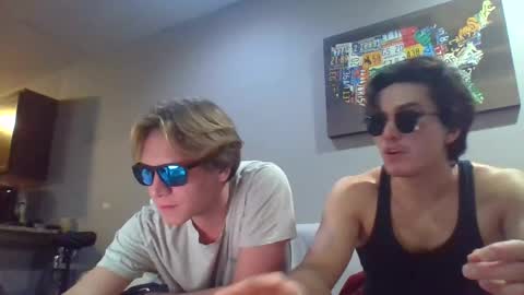 Snapshot of drake__wolf chatting on 10.28.25 drake__wolf online show from 10.28.25